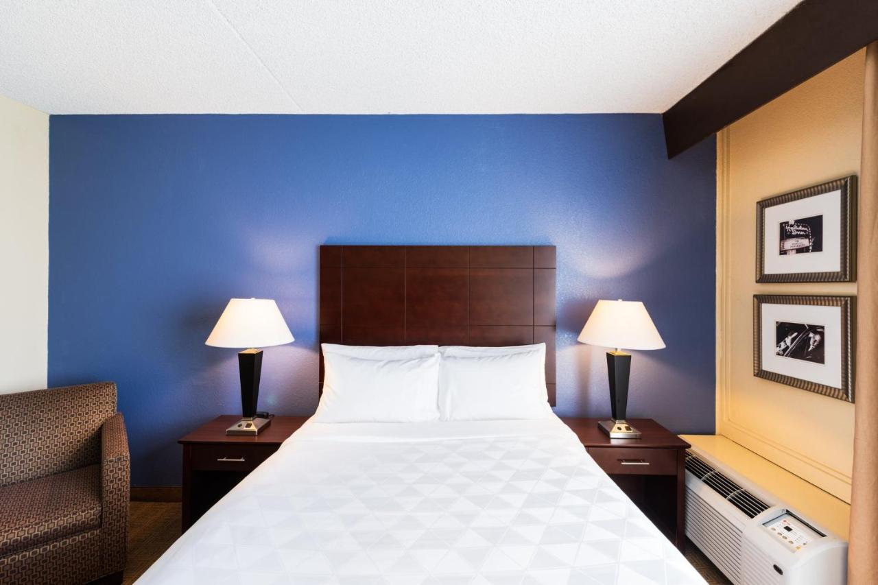 South Plainfield-piscataway By Ihg Hotel 3*